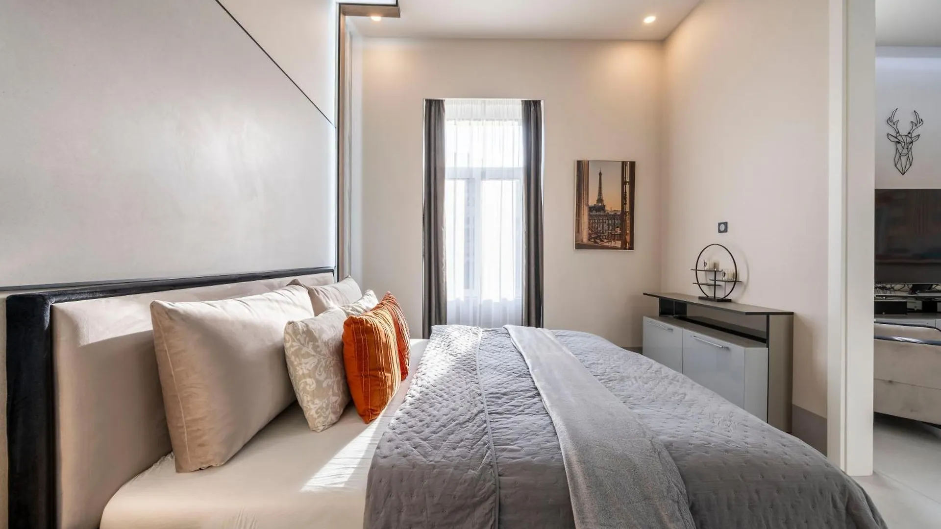 Luxurious High-End Grand Suite On The St Stephen Road Budapest Hungary